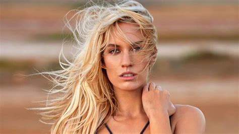 paige spiranac hottest pics|10 Empowering Photos of Paige Spiranac From Her SI Swimsuit。